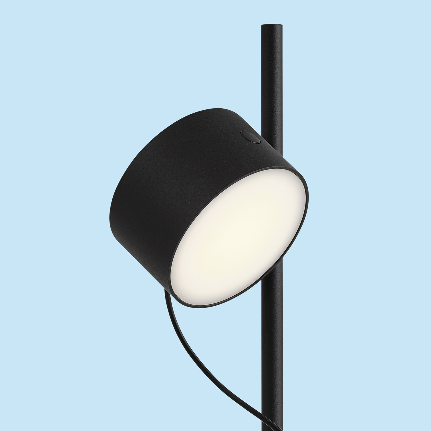 30335 en post table lamp black muuto 5000x5000 hi res detail 103129