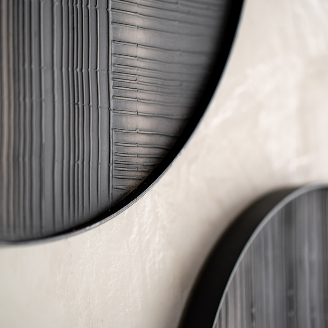 ethnicraft layered clay wandkunst lifestyle closeup 86329