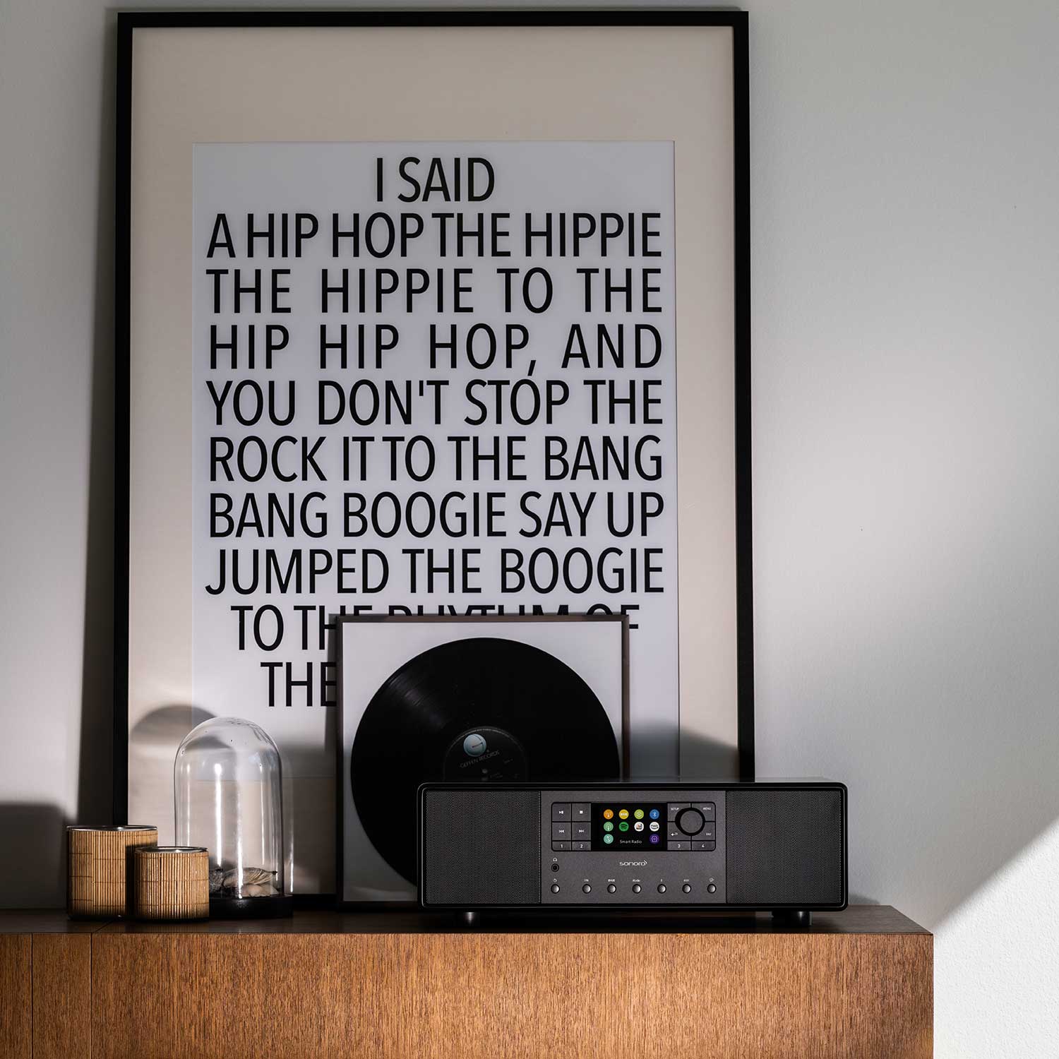 sonoro PRIMUS schwarz auf anrichte 98325