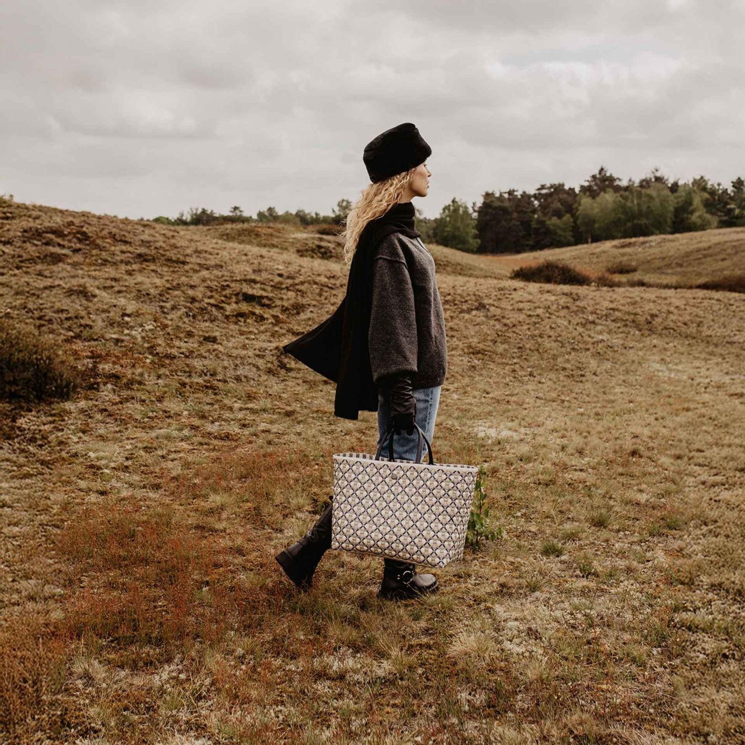 Handed By - Gem Shopper olive