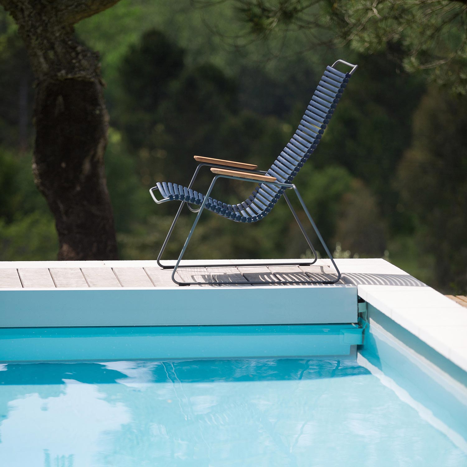 click lounge chair darkblue houe 93044