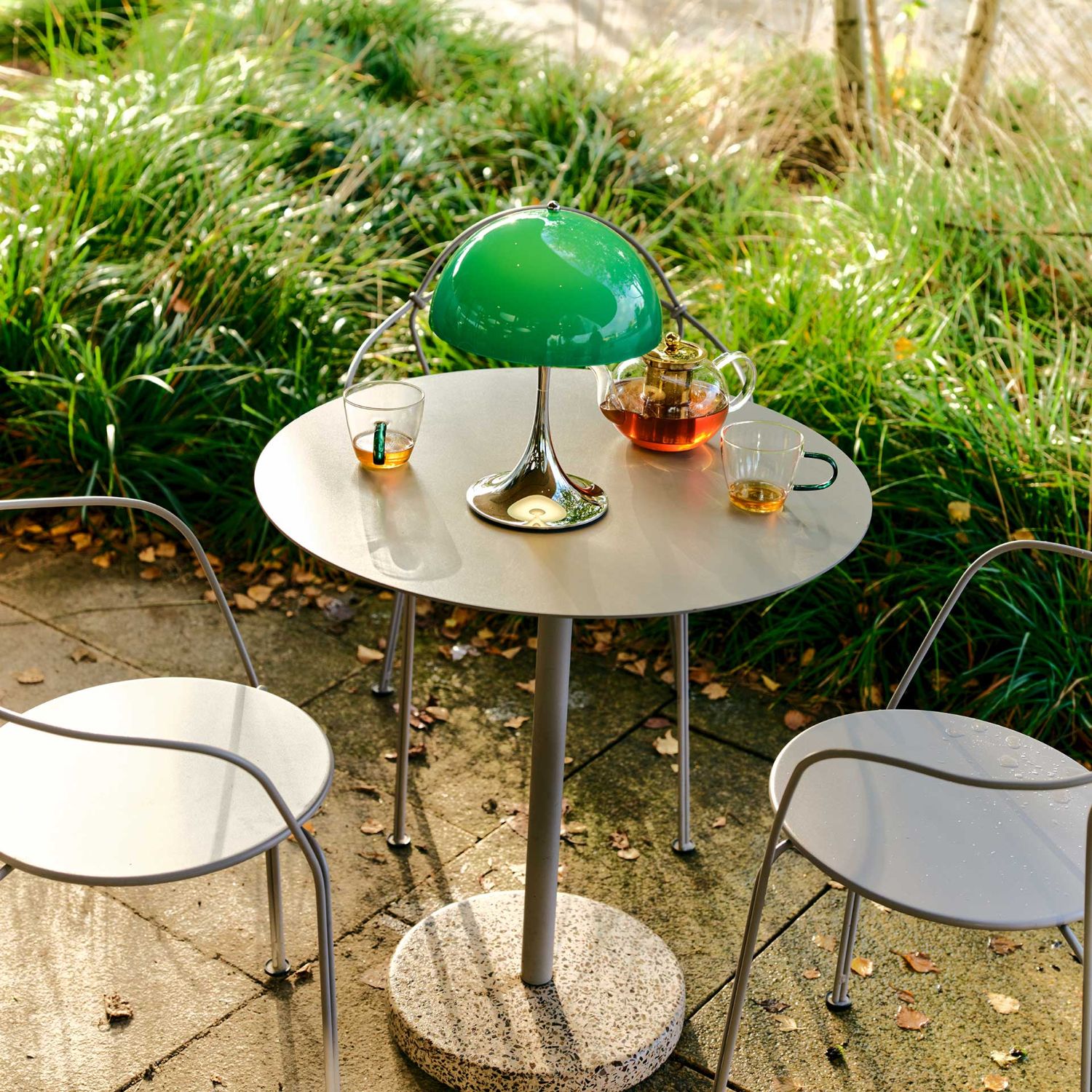 Louis Poulsen - Panthella 250 Tischleuchte opal weiß