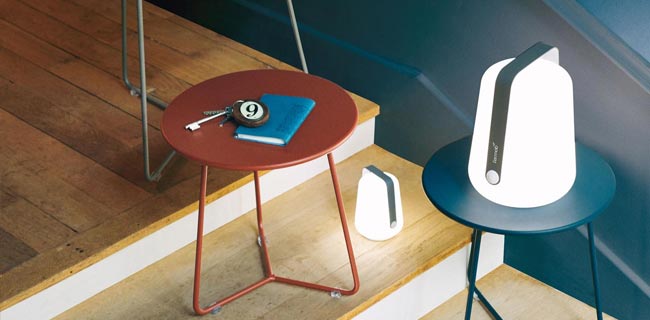 Outdoor Lounge Fermob Cocotte Tisch und Balad Lampe