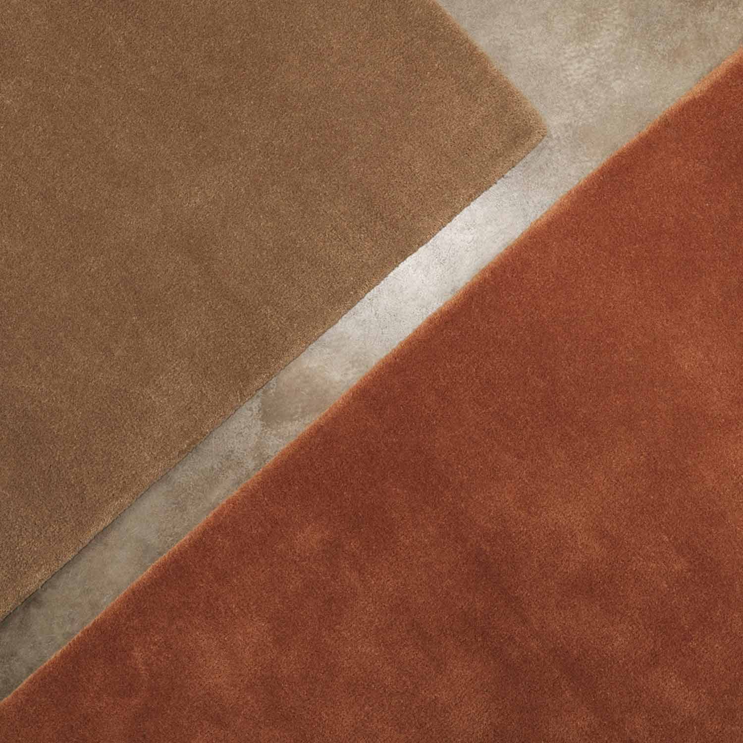 ferm LIVING Stille Tuftingteppich rechteckig toffee rotbraun nebeneinander 104377