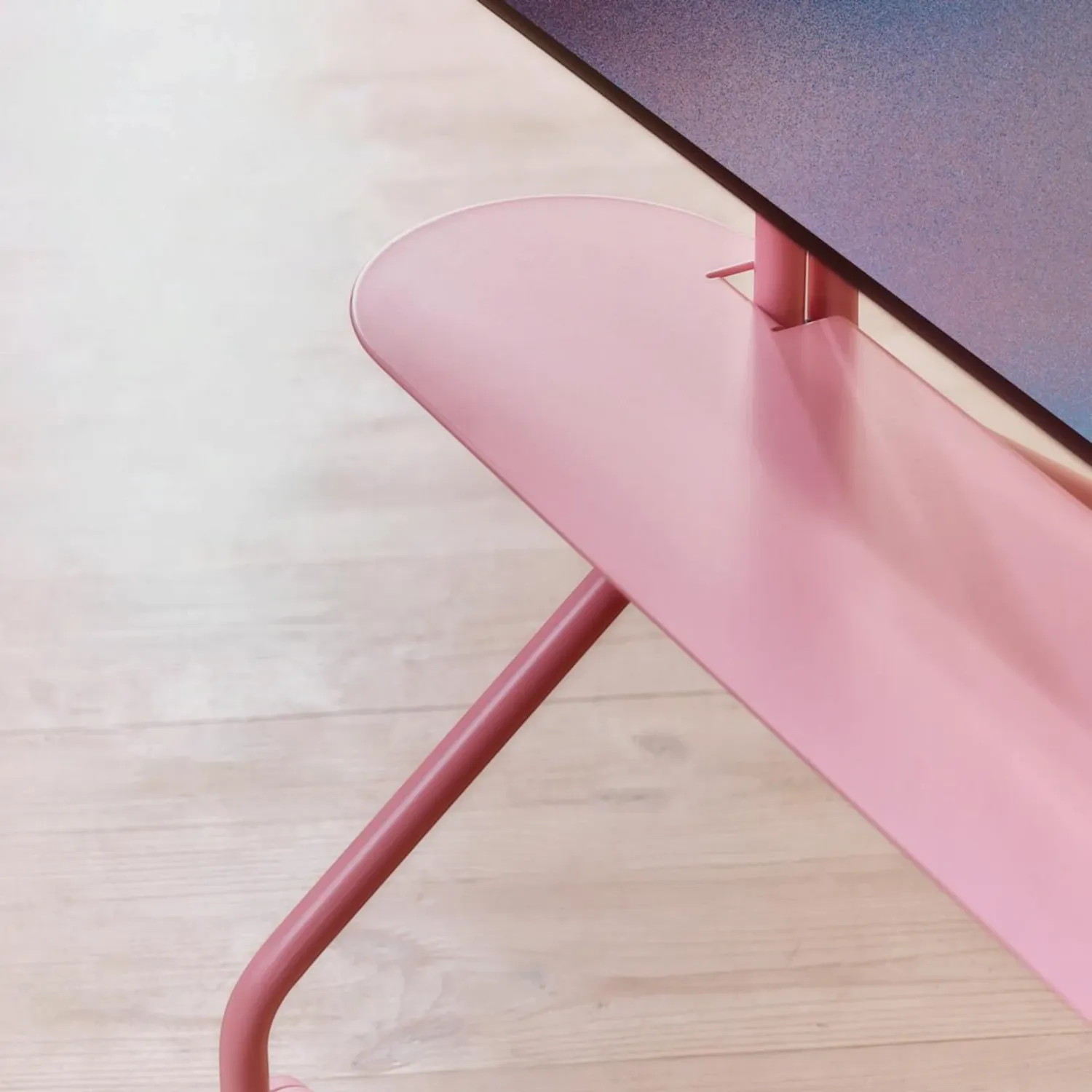 Pedestal - Moon Shelf chrome