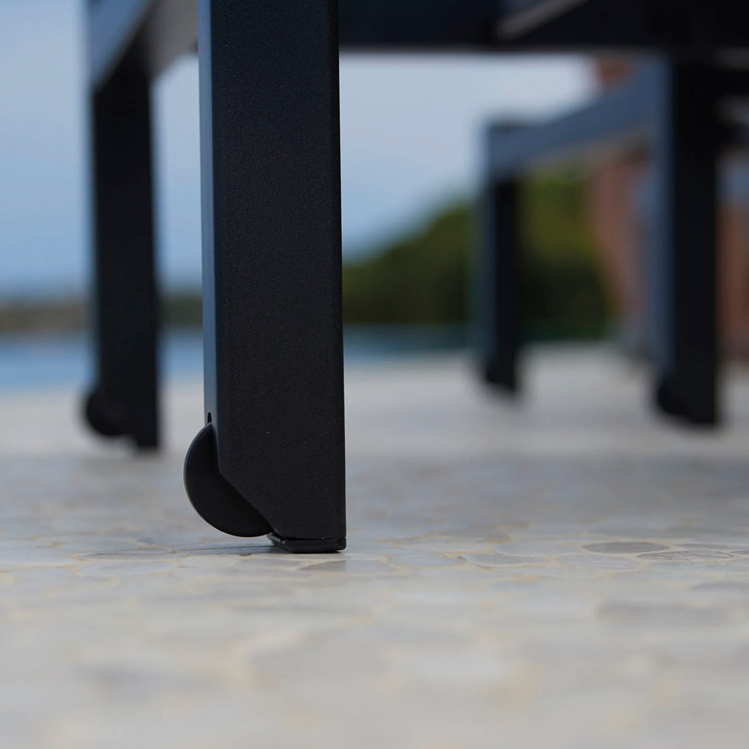 cane line relax sonnenliege light grey rad 89385