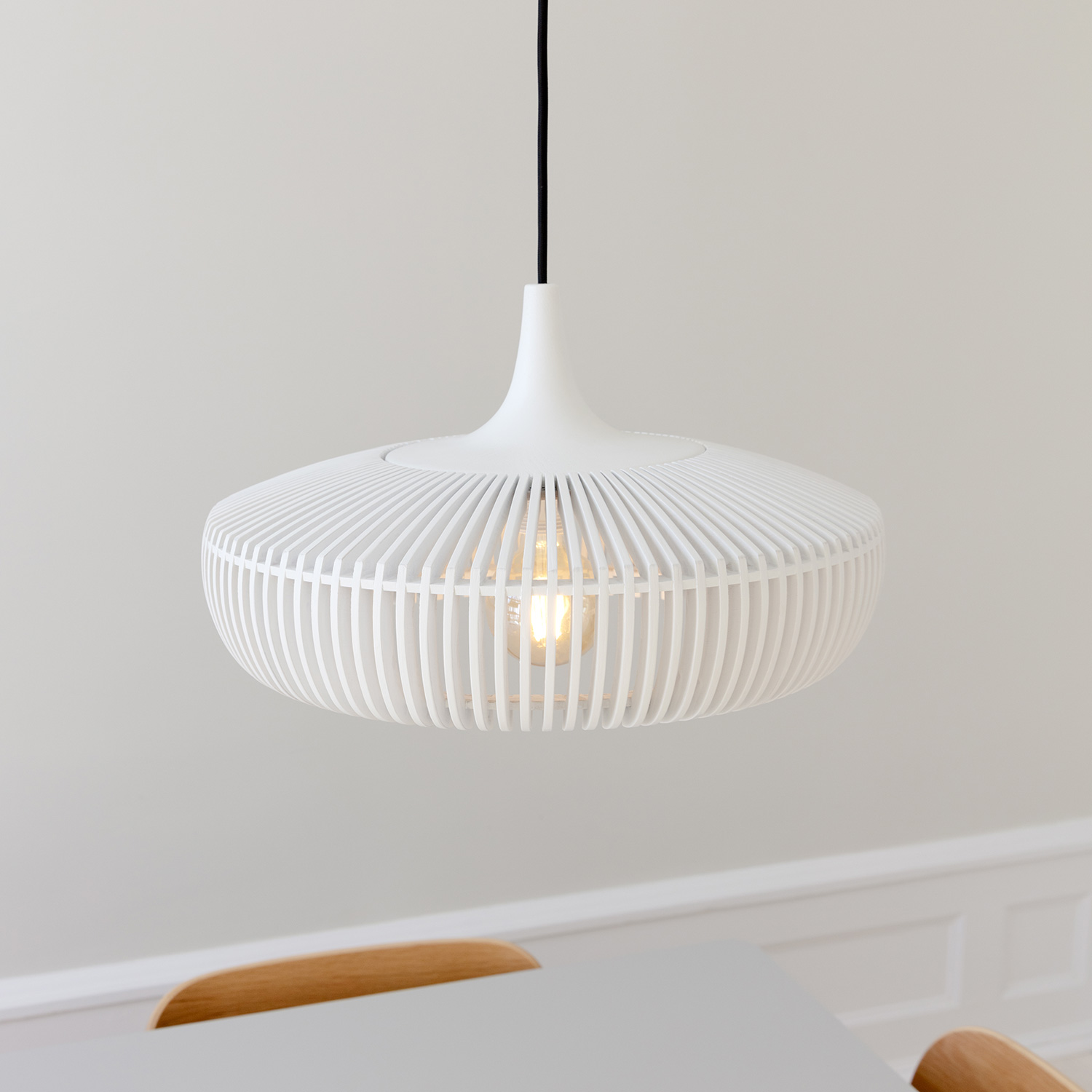 umage clava dine wood weiss mit schwarzem Kabel 99168