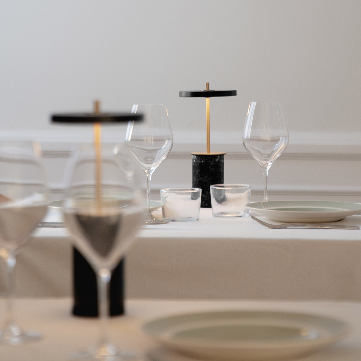 asteria move mini black marble umage 100927