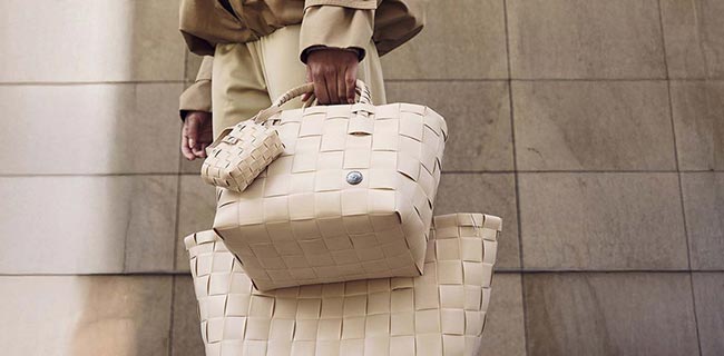 Handed By Mini Paris Shopper