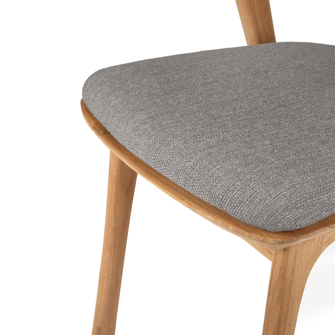 ethnicraft box sitzkissen fuer stuhl draussen freisteller mokka close up 84311