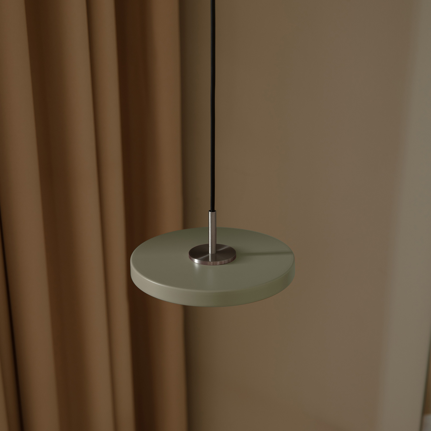 UMAGE - Asteria Micro Pendelleuchte anthrazit messing