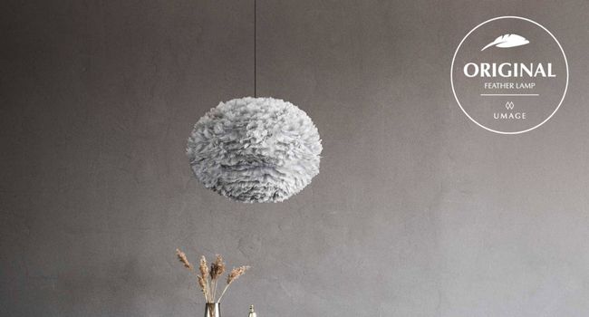 UMAGE EOS Lampe EOS Leuchte light grey über Tisch