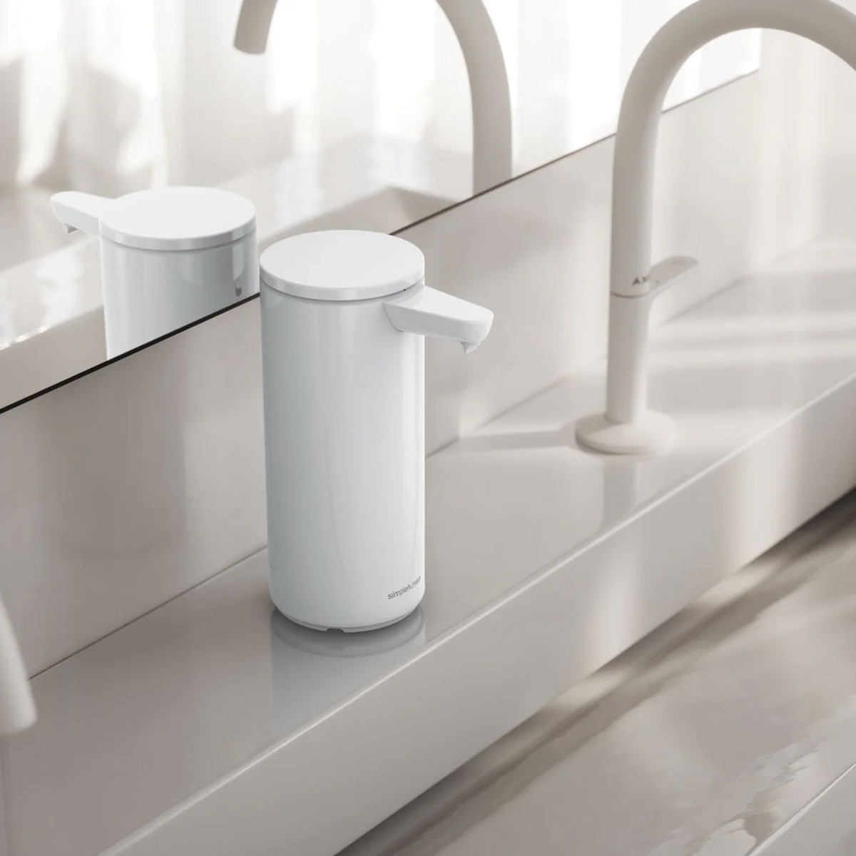 simplehuman sensor seifenspender 266ml weiss im bad 107373