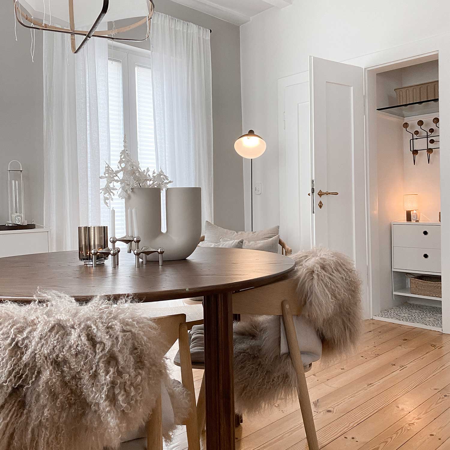 muuto kink vase string garderobe vitra hang it all 75736