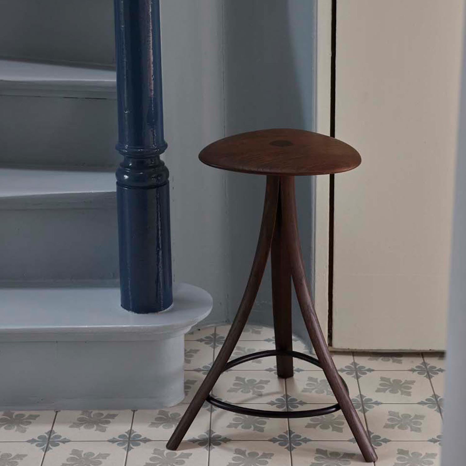 Ro Collection - Clover Hocker oak oil/black