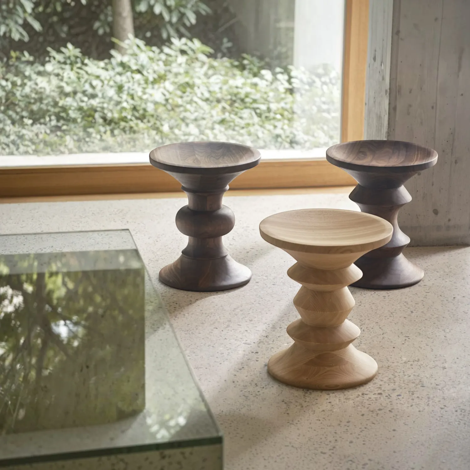 Vitra - Eames Hocker A Kastanie natur
