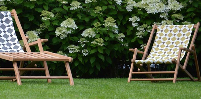 Jan Kurtz Liege Max Liegestuhl im Garten auf der Wiese