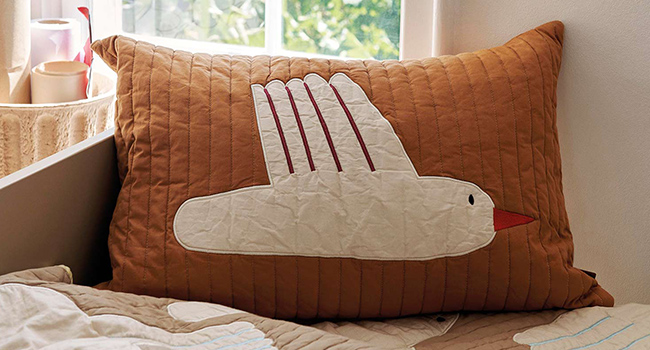 Ferm Living Kissen Bird Quilted Kissen Rectangular auf Bett