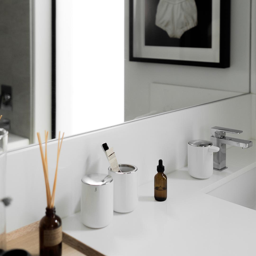 menue space badezimmer norm serie zahnputzbecher seifenspender weiss 61475