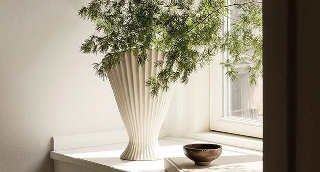 Ferm Living Vase Fountain Vase auf Fenstersims