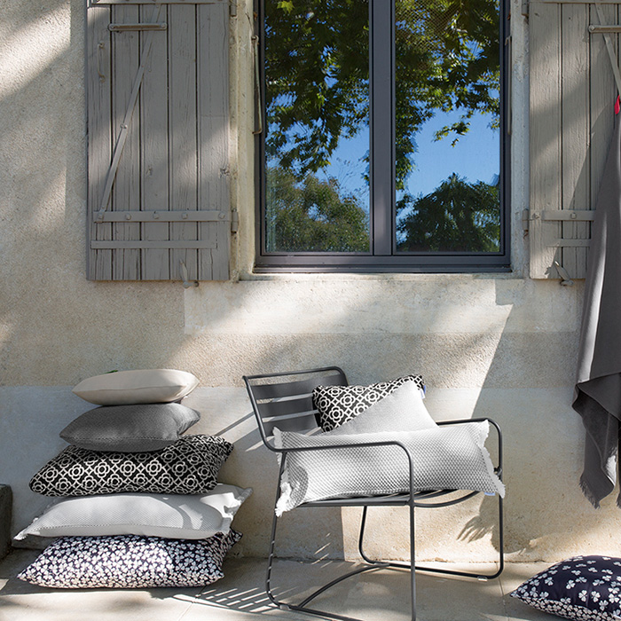 fermob kissen lorette lakritze 77847