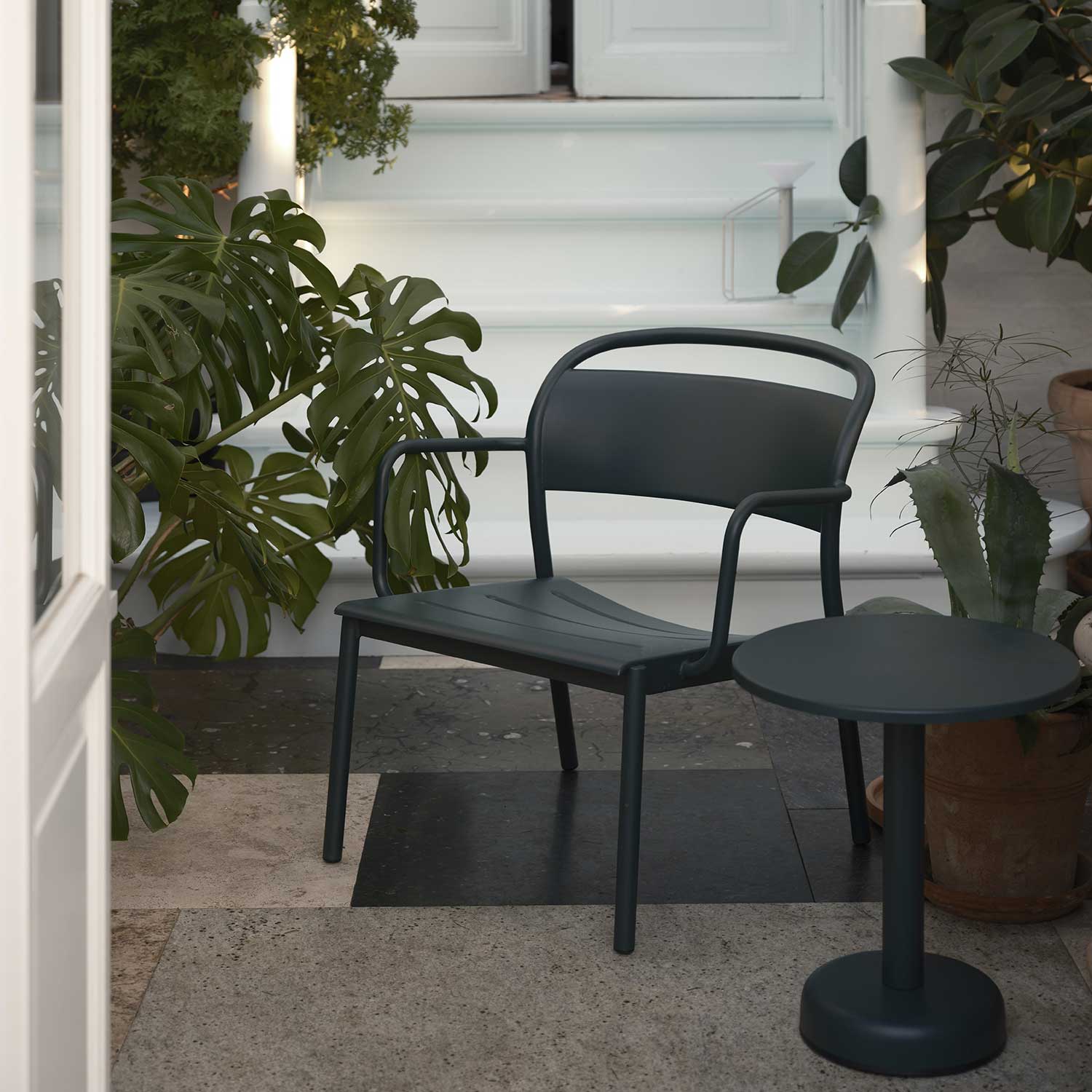 Linear steel lounge armchair dark green muuto 99214