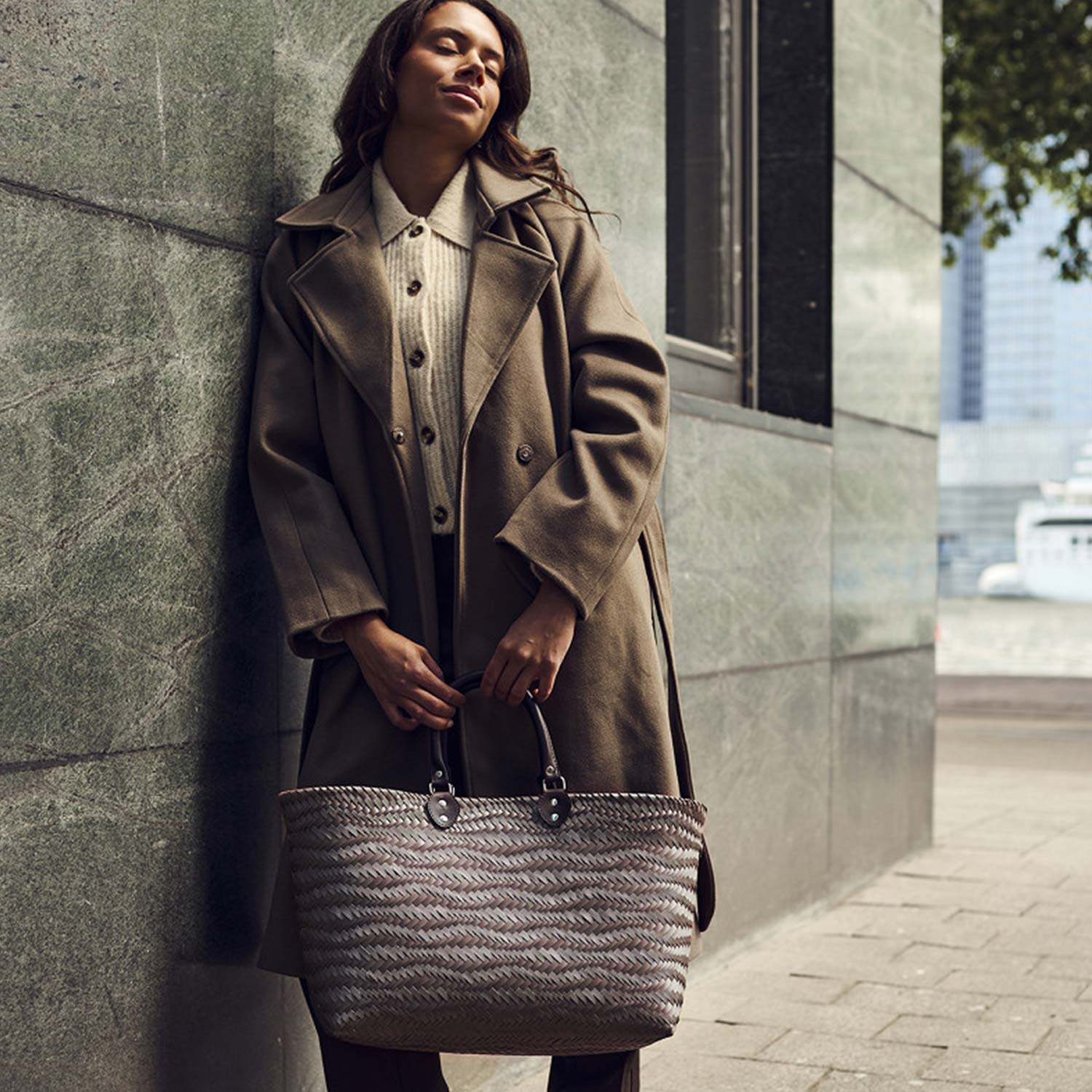 Handed By - Dune Shopper caffè latte