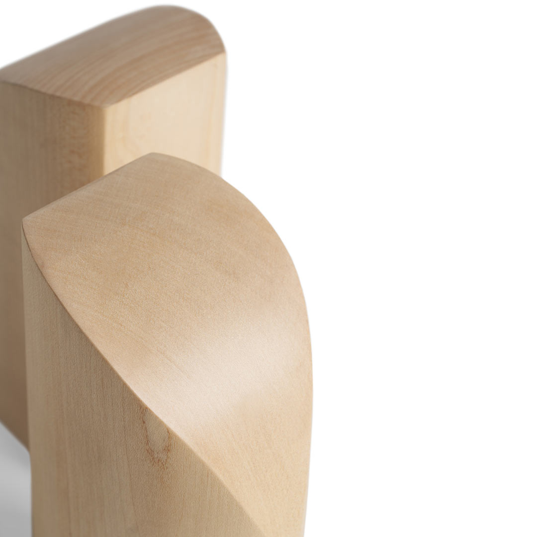 29870 ethnicraft buchstuetzen bergahorn closeup seite freisteller 86378