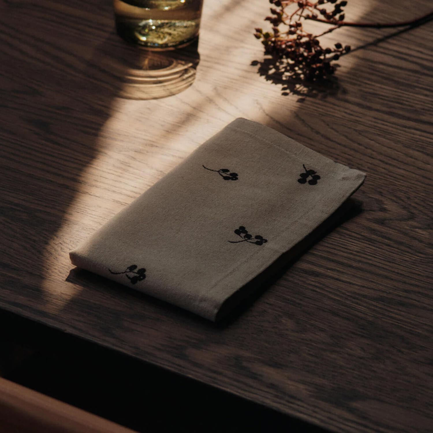 Ferm Living - Baies Servietten 4er-Set natur/dark chocolate