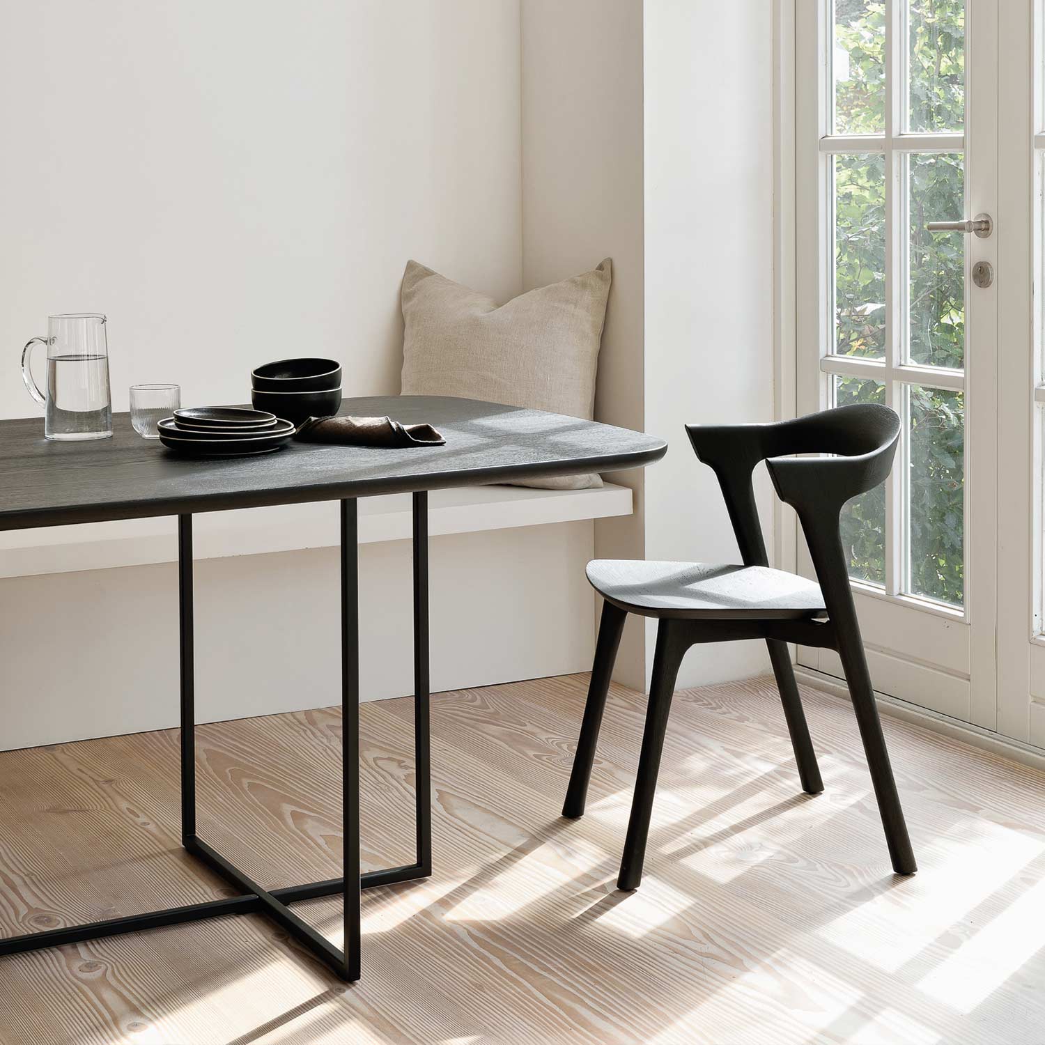 ehtnicraft bok stuhl schwarz am tisch 8 84453