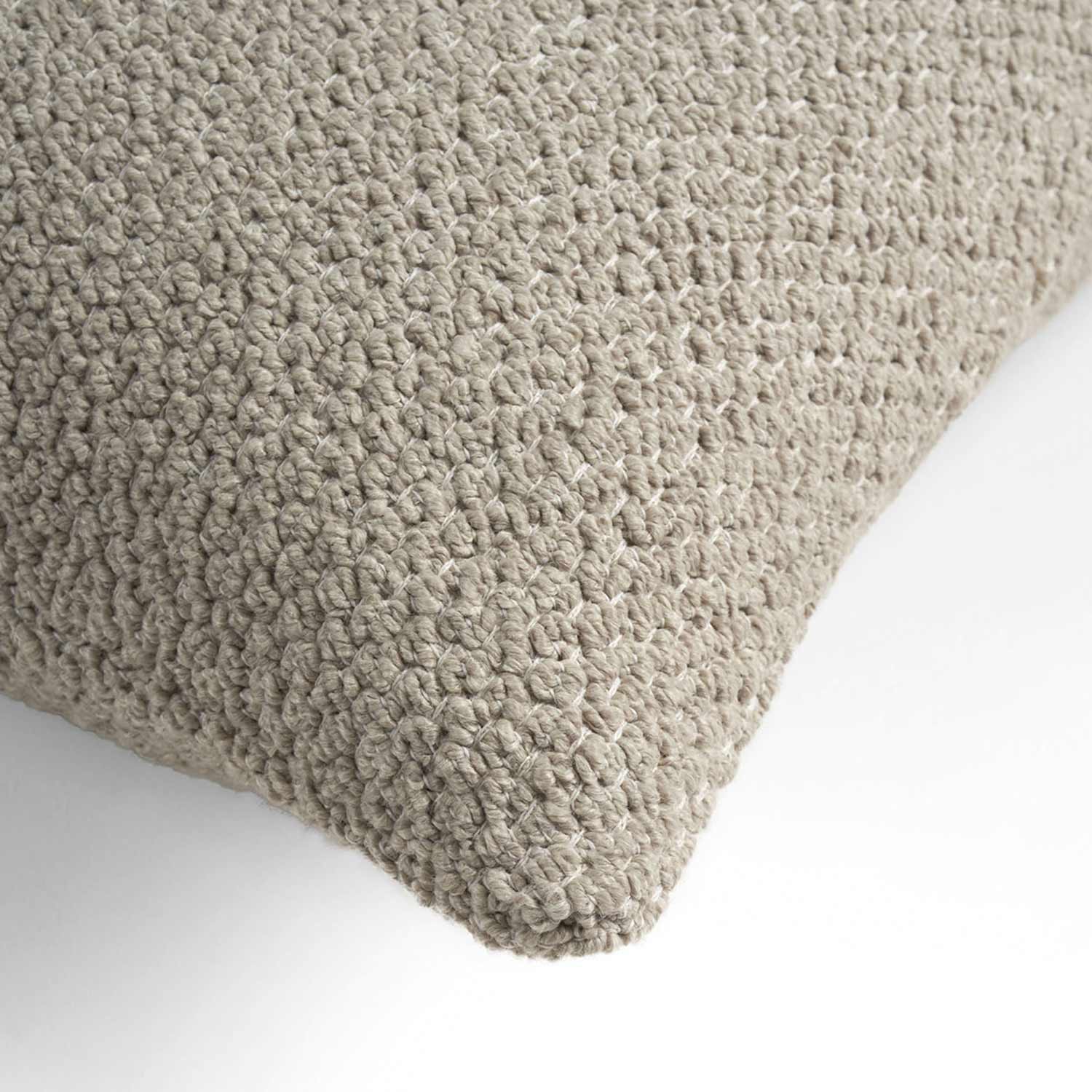 ethnicraft outdoorkissen oat boucle close up ecke freisteller 87984