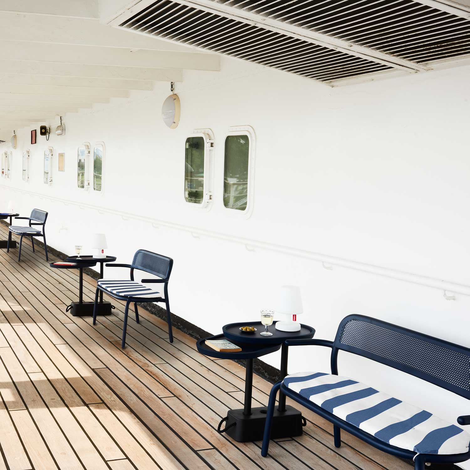 fatboy brick table dark ocean mit bricks buddy 66494