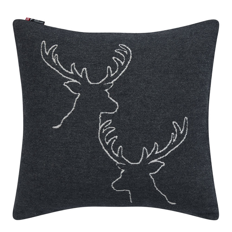 David Fussenegger - Hirschköpfe linear Kissenhülle