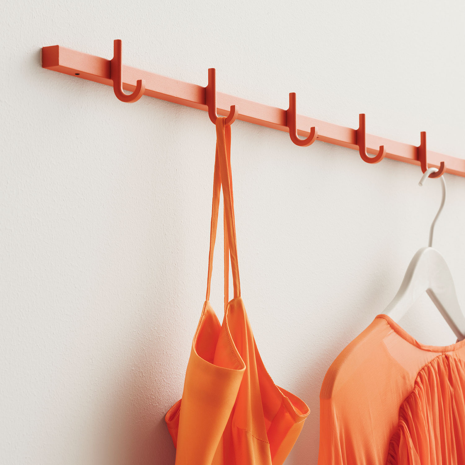 garderobe relief orange string furniture 99401