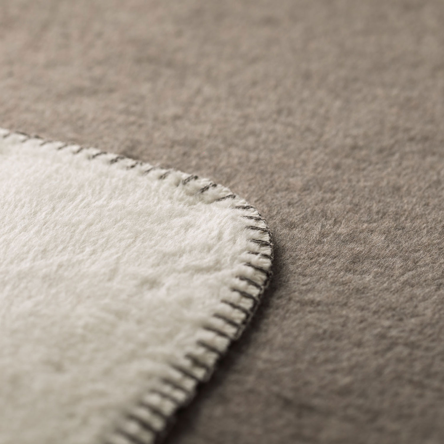 David Fussenegger - Savona Decke Kopf aus rohweiß