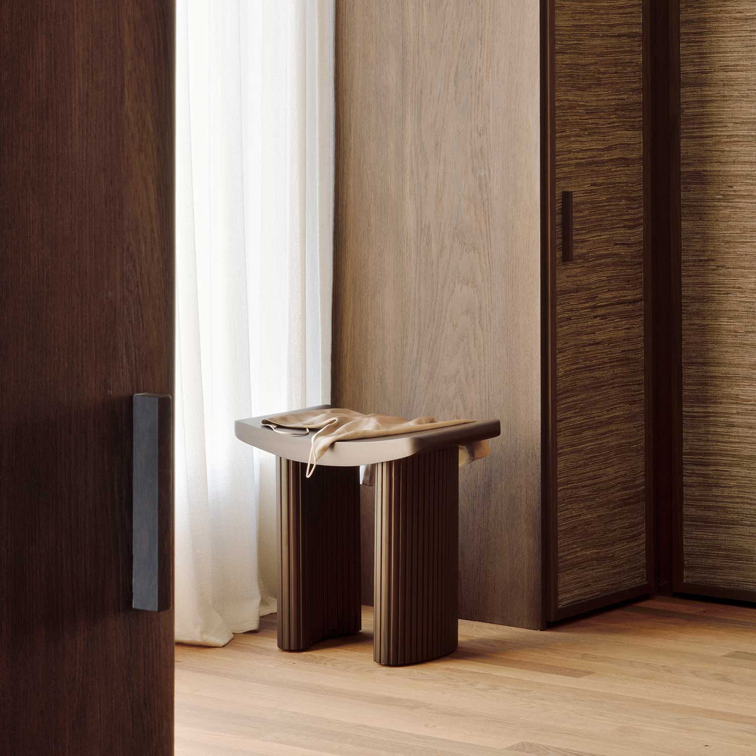 ethnicraft roller max hocker holz 103828