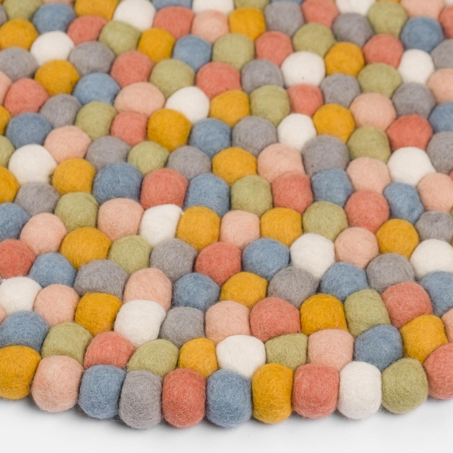 myfelt liese filzkugelteppich detail 51875