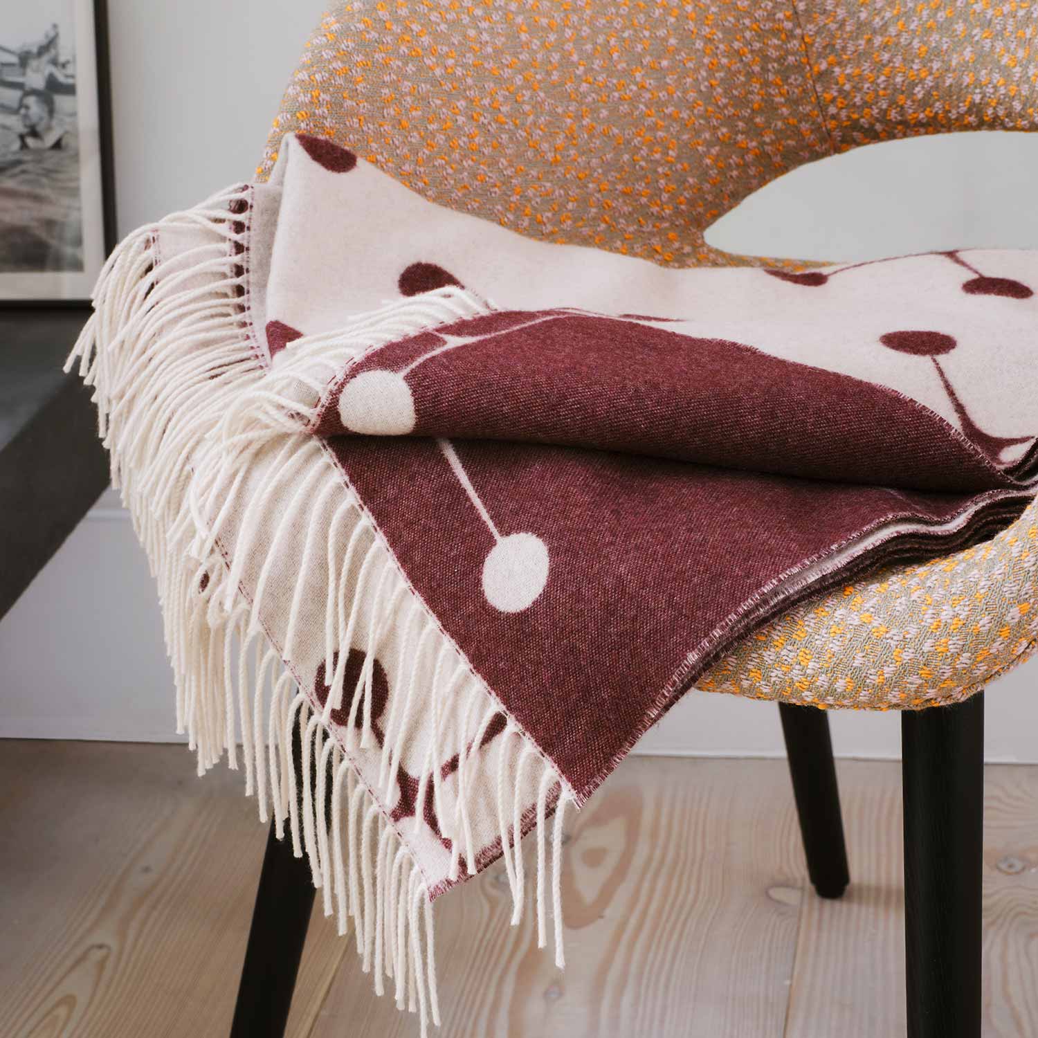 vitra eames wool blanket bordeaux stuhl 97111