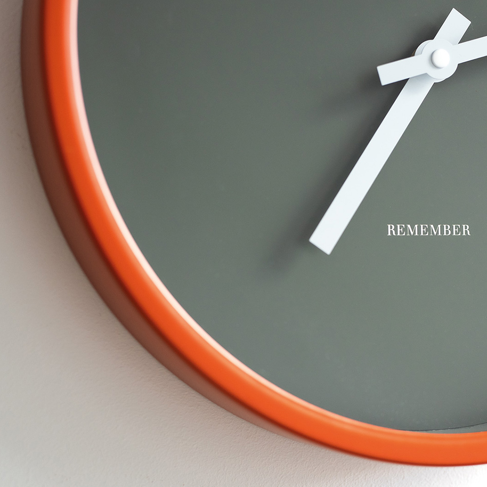 REMEMBER - Wanduhr Forest