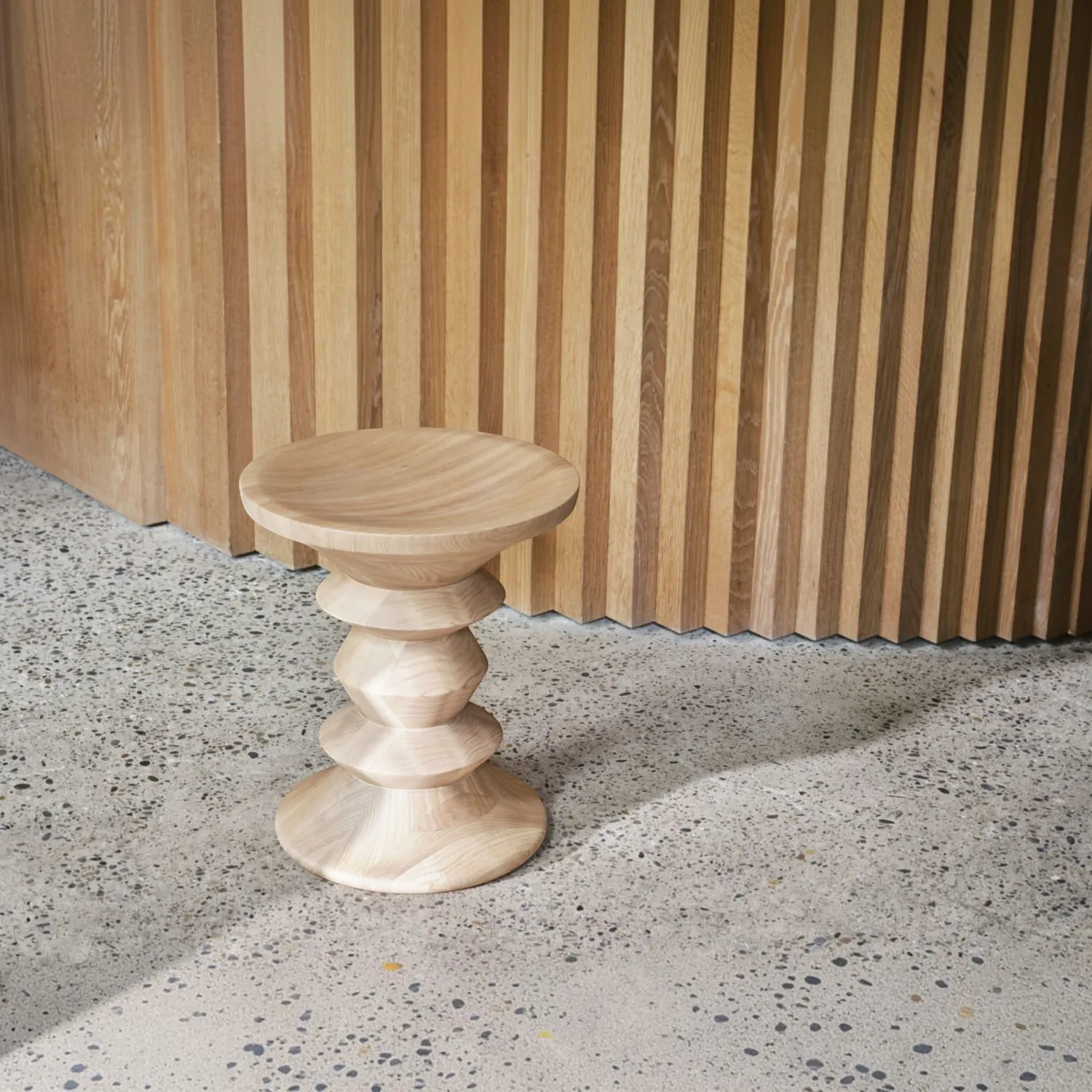 Vitra - Eames Hocker A Kastanie natur