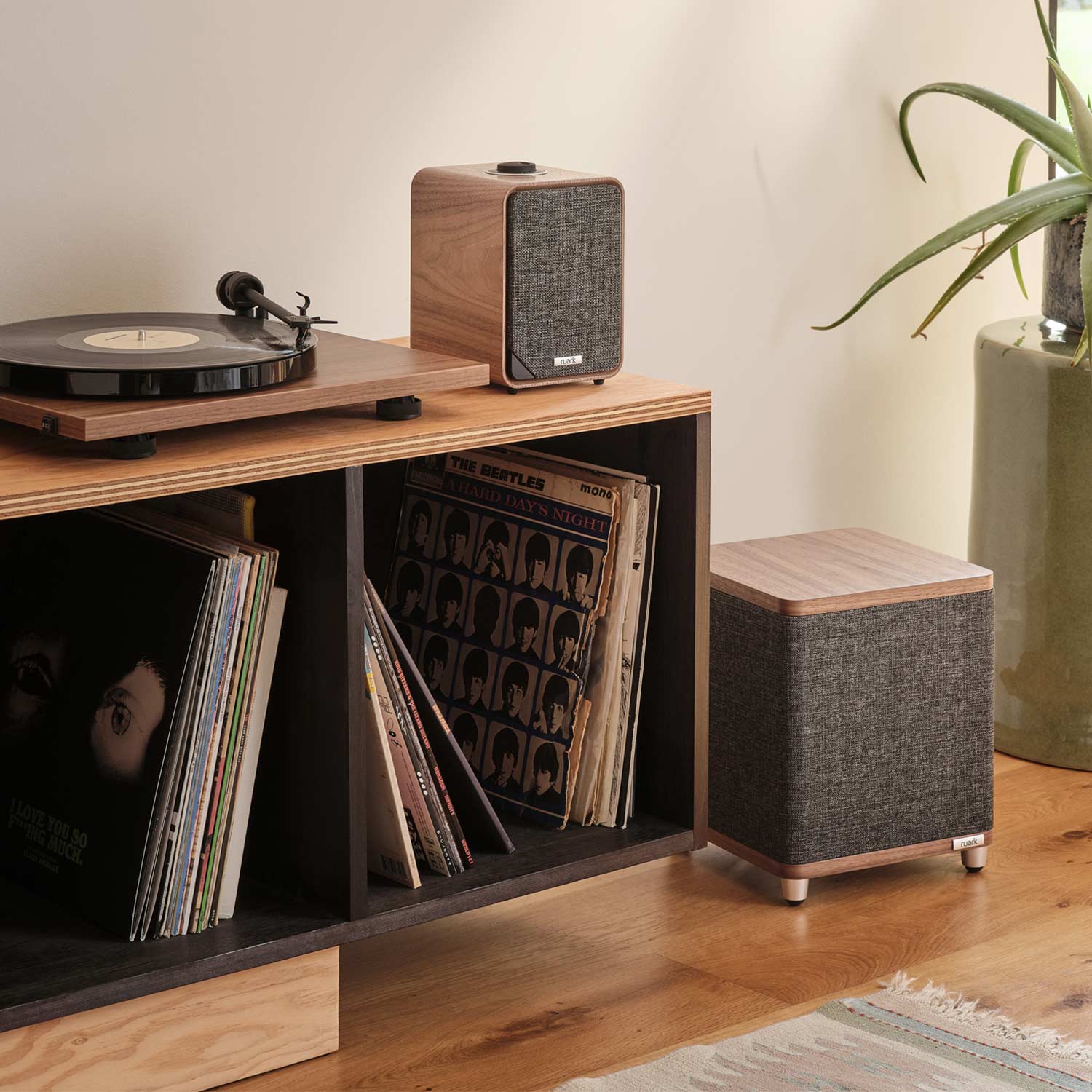 Ruark Audio - RS1 Subwoofer walnuss/schiefergrau