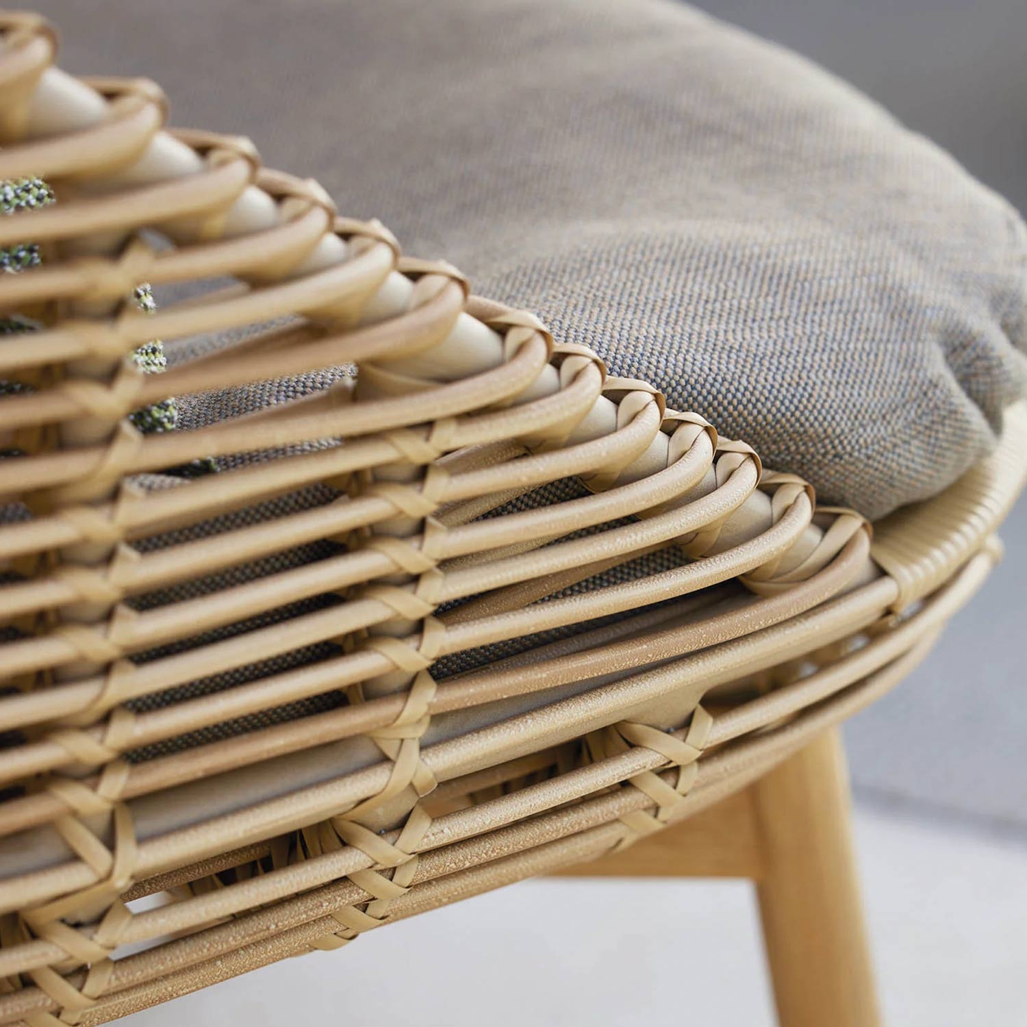 cane line hive loungesessel close up ambiente 94149