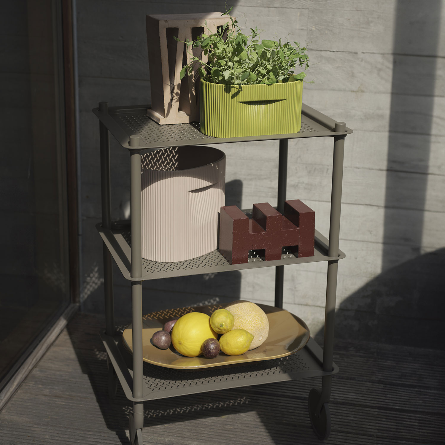 muuto Ridge Blumentopf moosgruen 105334