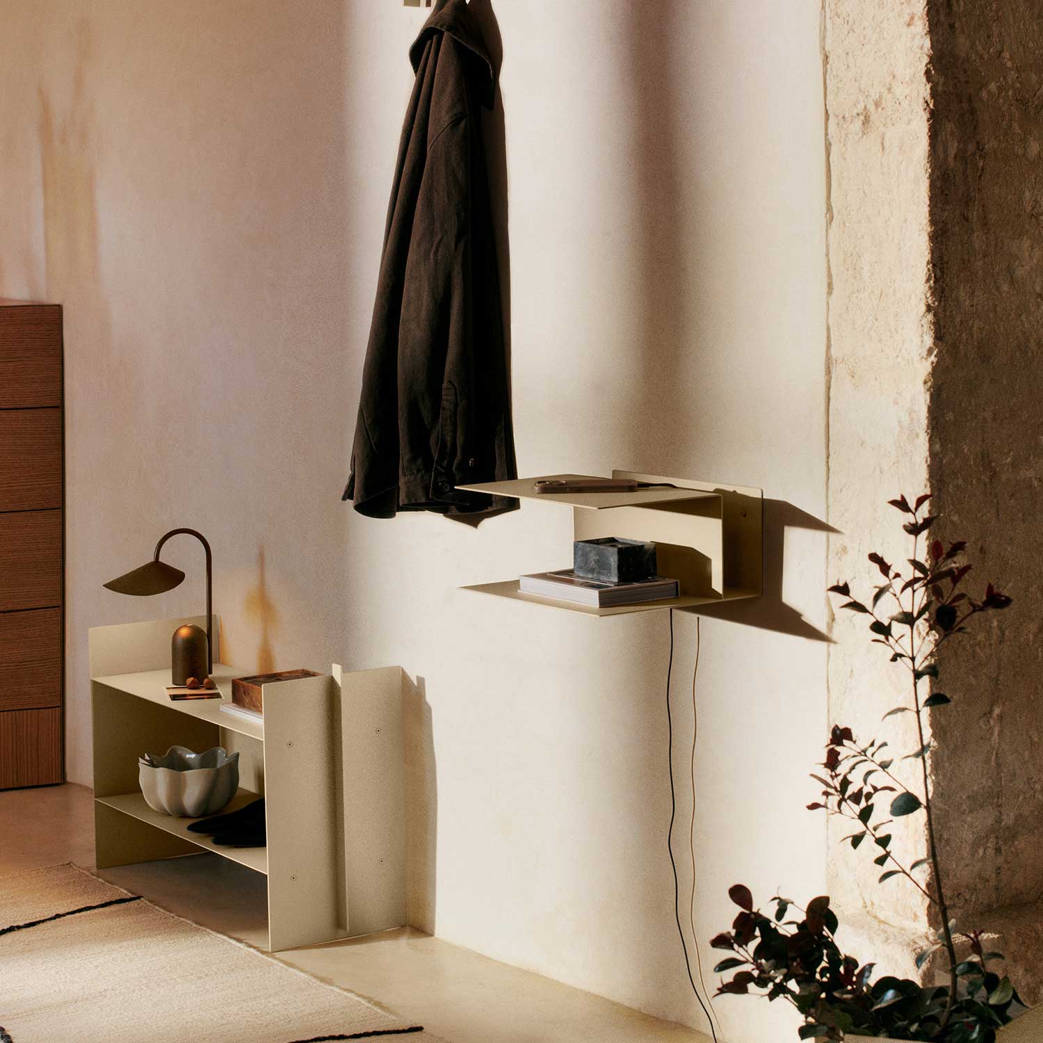 Ferm Living - Lager Nachttisch Aluminium