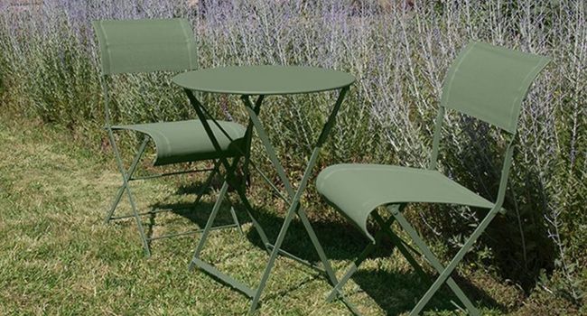 Fermob Stuhl Dune Premium Stuhl auf Wiese