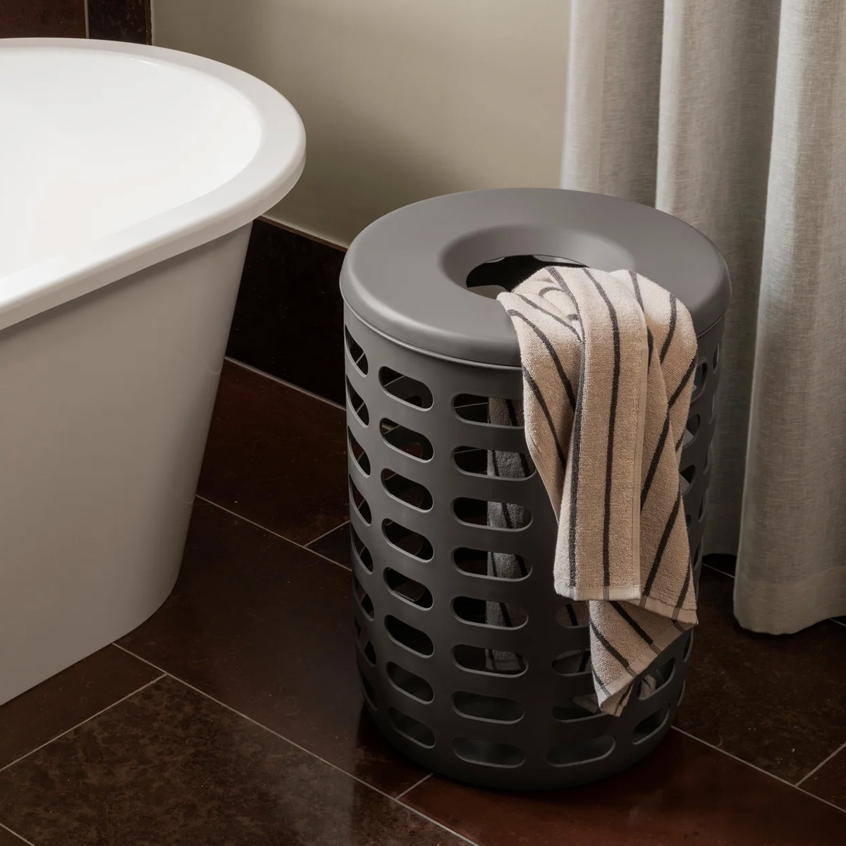 blomus - KORIE Waschesammler weiß