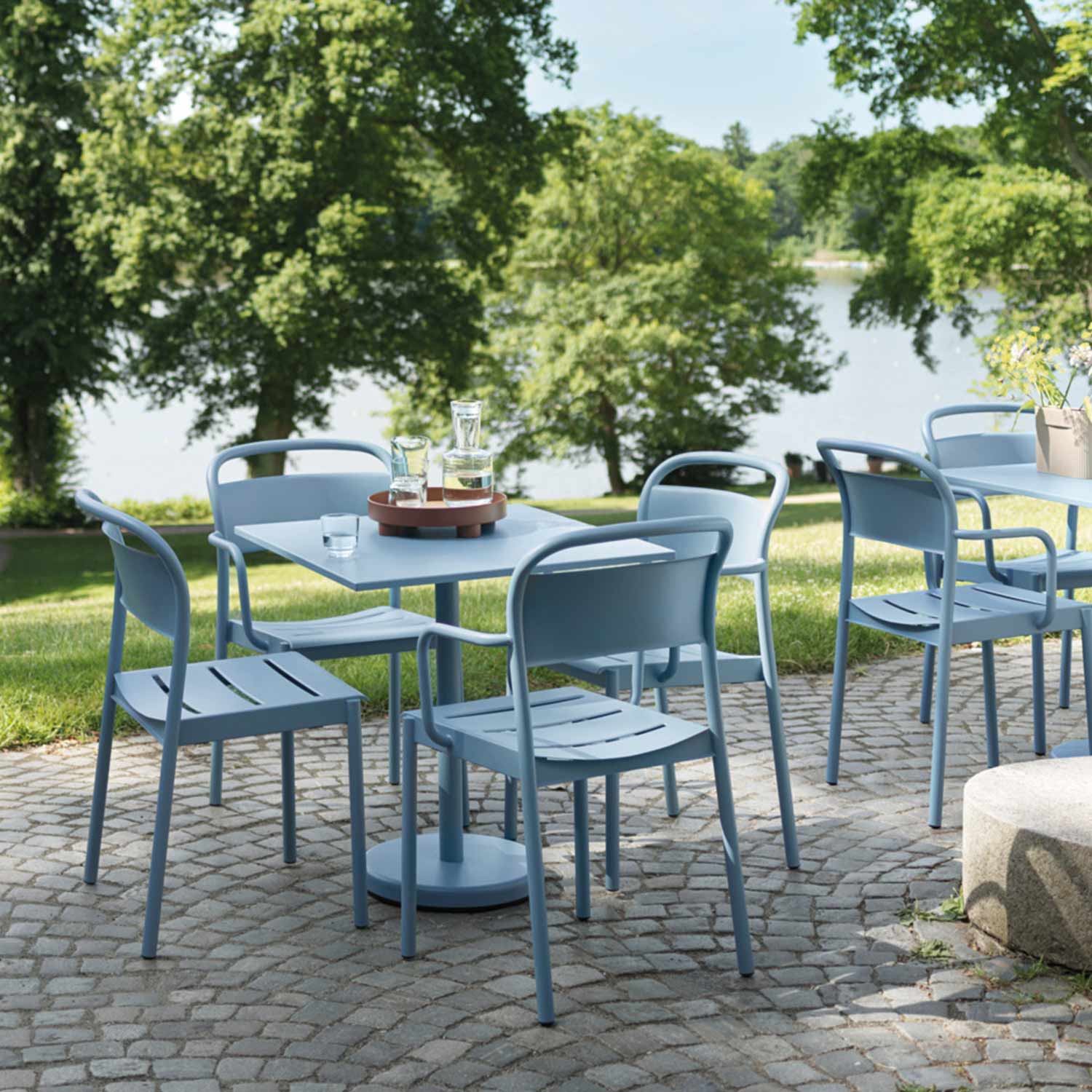 muuto linear steel cafetisch pale blue outdoor tische 65371