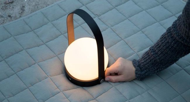 Audo Lampe Carrie Leuchte auf Stranddecke