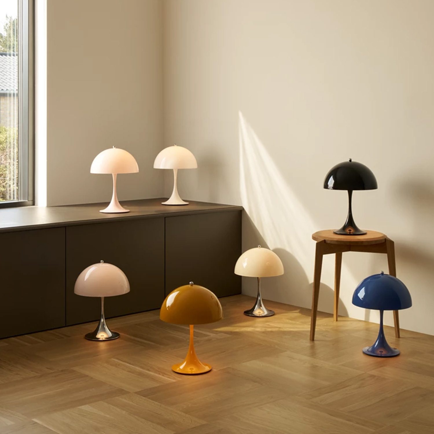 Louis Poulsen - Panthella 250 Tischleuchte opal beige