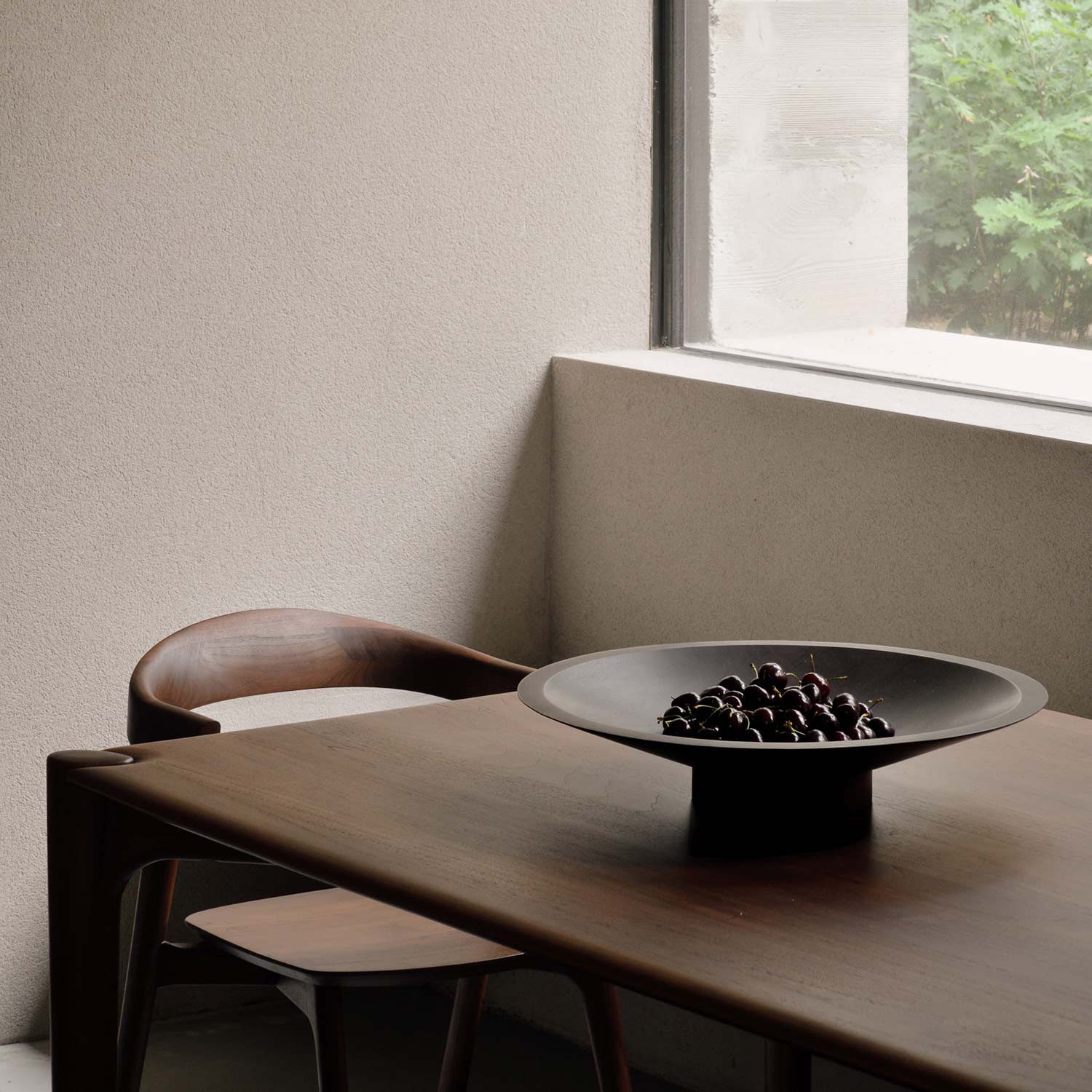 ethnicraft satellite schale mahagoni tisch close up 97413